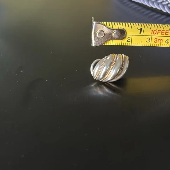 Tiffany and Company, Sterling, silver and 14 karat gold clip on earrings. - Picture 7 of 10